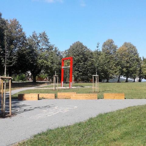 Parkové úpravy - dětské hřiště, herní prvky - Borová