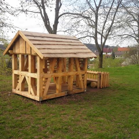 Herní prvek - certifikovaný domek